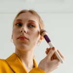 Der perfekte Rouge-Pinsel: So gelingt cremiges Rouge wie vom Profi