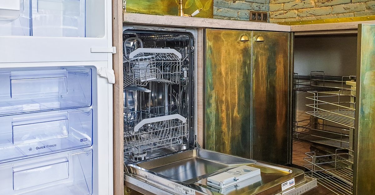 Urlaubsstart ohne Stress: So machst du deinen Kühlschrank reisetauglich