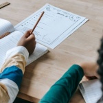 Weniger Arbeitsblätter vor der Schule: So gelingt der entspannte Start ins Lernen
