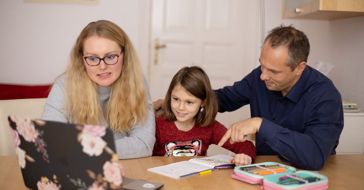 Familienorganisation im Check: Gemeinsam regelmäßig prüfen, was im Alltag wirklich funktioniert