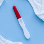 Sicher zum Ergebnis: So gelingt der Schwangerschaftstest zu Hause