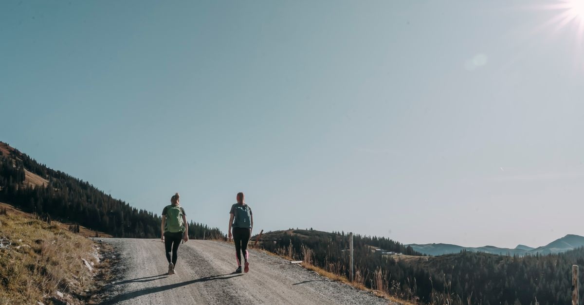 Sanft starten, groß erleben: Die schönsten leichten Wanderungen für Einsteigerinnen