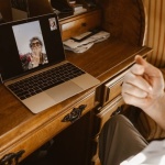 Nähe trotz Entfernung: 15 kreative virtuelle Date-Ideen für Paare