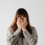 Wenn die Hormone Kopfkino machen: Ängste rund um die Perimenopause verstehen und lindern